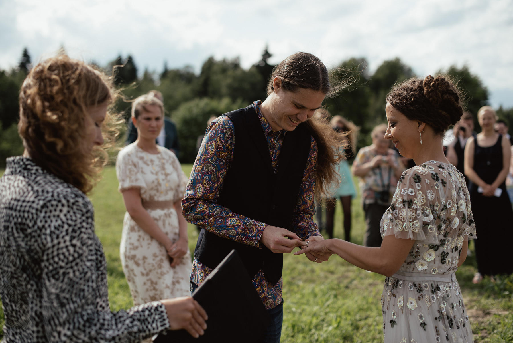 055-diy-backyard-wedding-finland