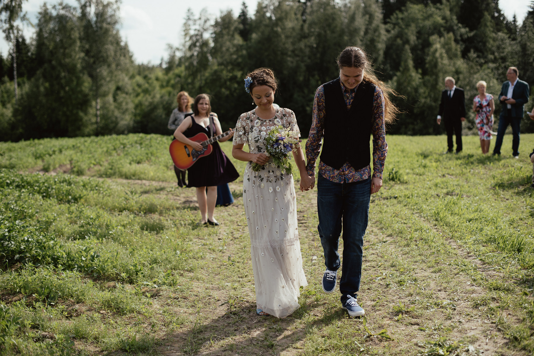 057-diy-backyard-wedding-finland